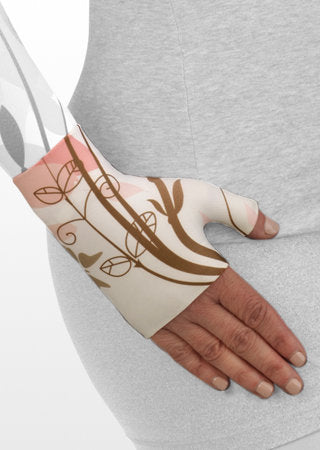 Juzo Soft Gauntlet with Thumb in the Print Collection BUTTERFLY GARDEN PINK