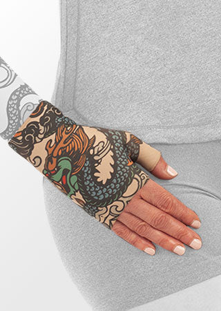 Juzo Soft Gauntlet with Thumb Stub in the Japanese Dragon Print