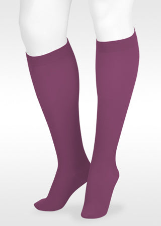 White mannequin displaying Juzo Soft Knee Highs with Silicone band in the New 2026 Trend Color Grape Jam 2000AD