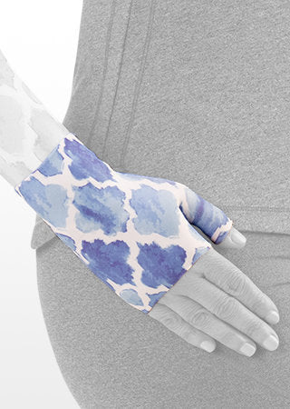 Juzo Soft Gauntlet with Thumb Stub in the MOROCCAN BLUE Print