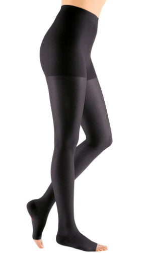 Woman wearing Mediven Sheer and Soft 20-30 mmHg Compression Pantyhose in the color Ebony