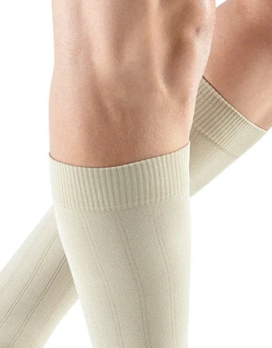 Up close look at the top band and ribbing of the Mediven for Men Classic Compression Socks in the color Tan