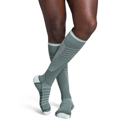 Sigvaris 432C Motion Flow Tech, 20-30 mmHg, Knee High