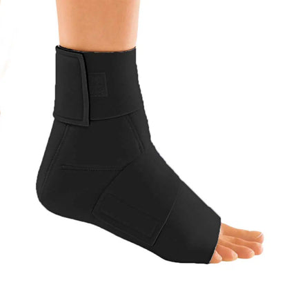 Person wearing a Circaid JuxtaFit Premium Ankle Foot Wrap in the color black
